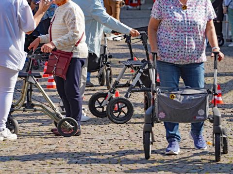 Symbolbild vom Rollatortag 2024 in Plettenberg